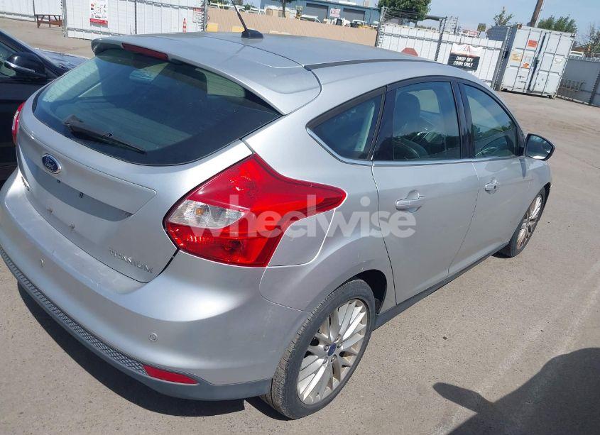 Photo 4 of 2014 Ford Focus TITANIUM (VIN 1FADP3N22EL317329)