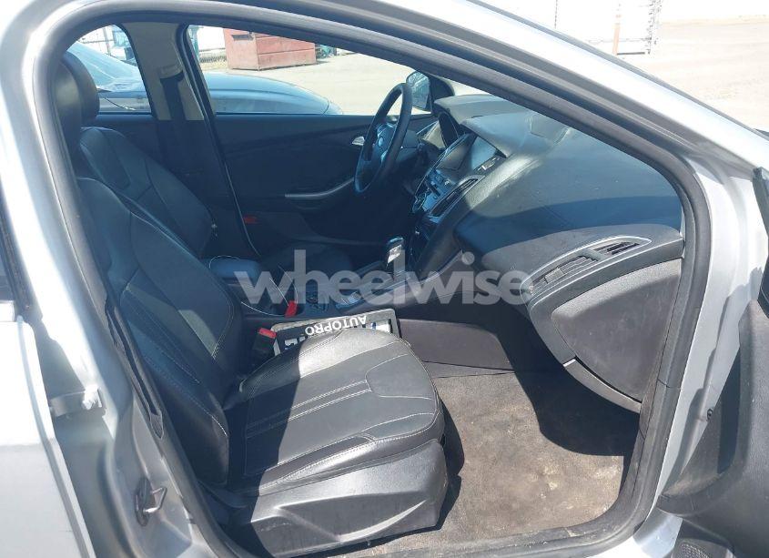 Photo 5 of 2014 Ford Focus TITANIUM (VIN 1FADP3N22EL317329)