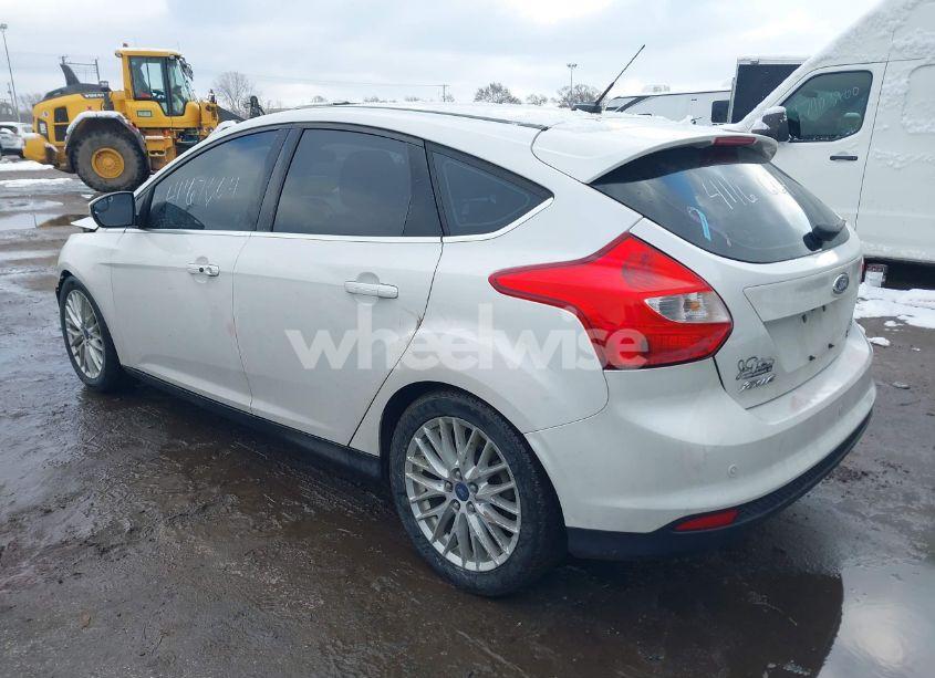Photo 3 of 2014 Ford Focus TITANIUM (VIN 1FADP3N22EL418645)