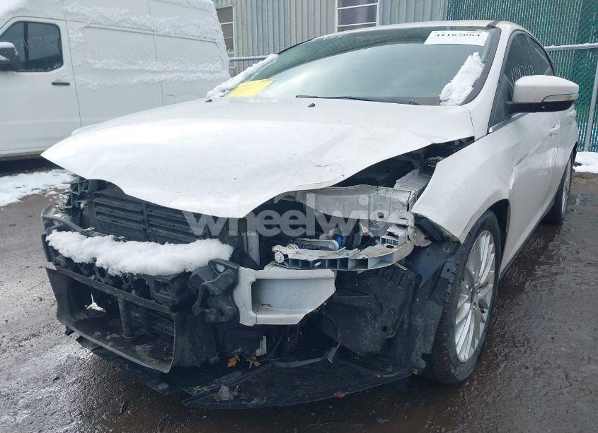 Photo 6 of 2014 Ford Focus TITANIUM (VIN 1FADP3N22EL418645)