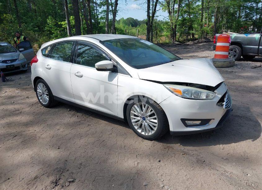 2016 Ford Focus TITANIUM (VIN 1FADP3N22GL239282) main photo