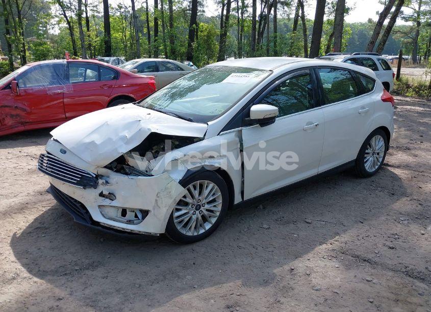 Photo 2 of 2016 Ford Focus TITANIUM (VIN 1FADP3N22GL239282)