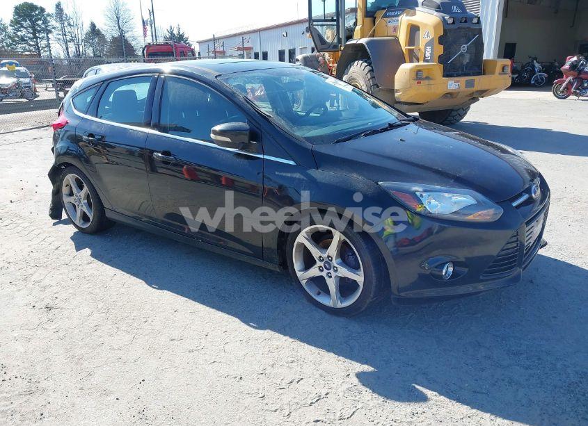 2014 Ford Focus TITANIUM (VIN 1FADP3N23EL152603) main photo