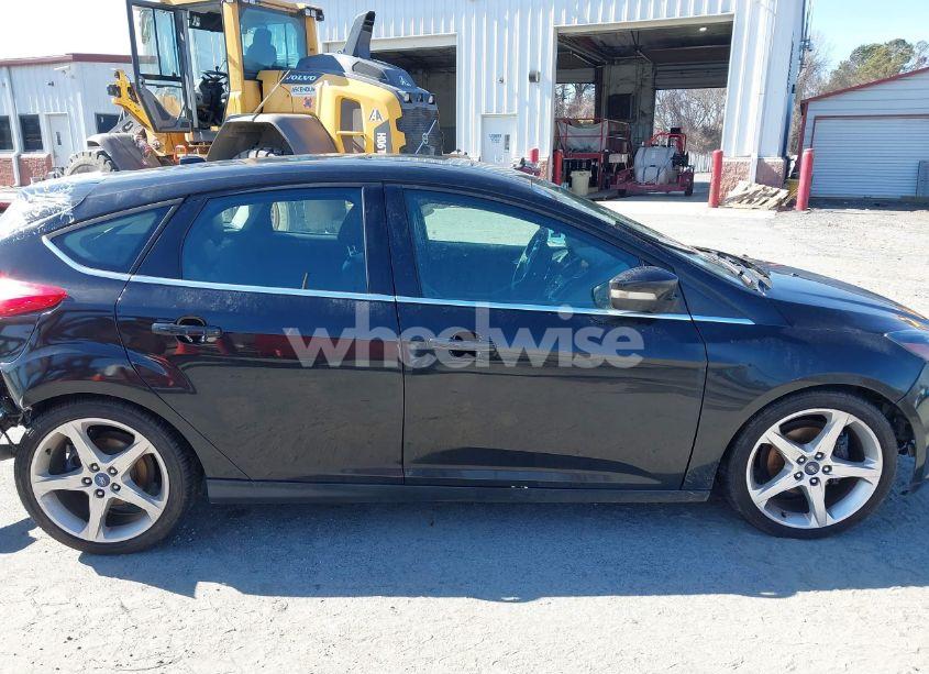 Photo 13 of 2014 Ford Focus TITANIUM (VIN 1FADP3N23EL152603)