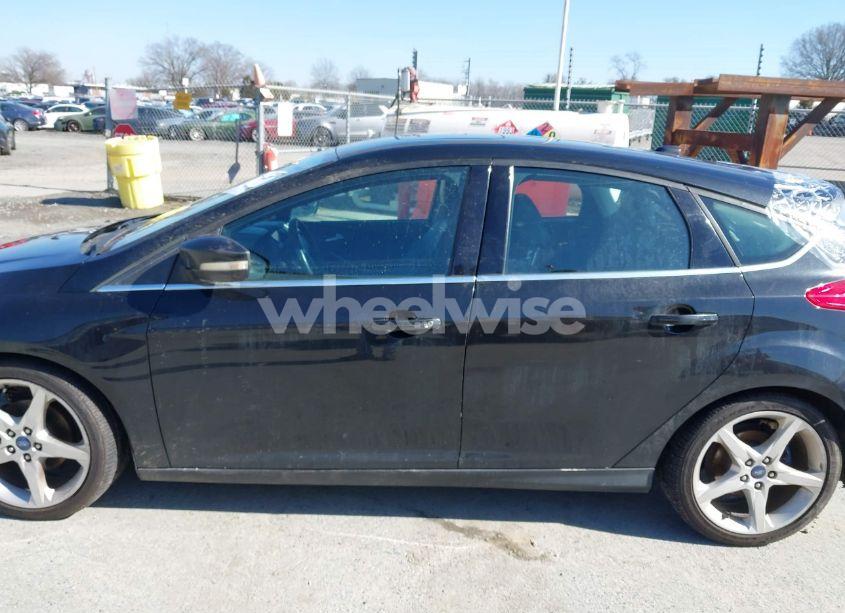Photo 14 of 2014 Ford Focus TITANIUM (VIN 1FADP3N23EL152603)