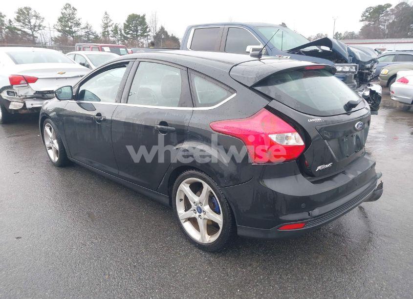 Photo 3 of 2014 Ford Focus TITANIUM (VIN 1FADP3N23EL152603)