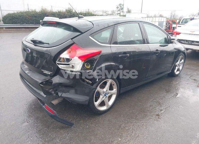 Photo 6 of 2014 Ford Focus TITANIUM (VIN 1FADP3N23EL152603)