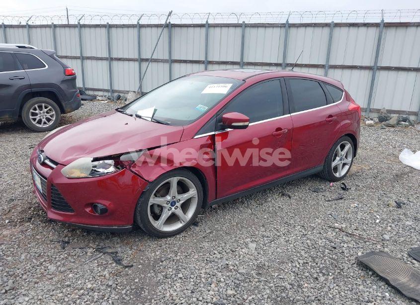 Photo 2 of 2014 Ford Focus TITANIUM (VIN 1FADP3N23EL166033)