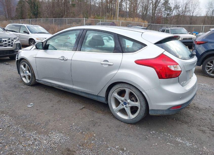 Photo 3 of 2014 Ford Focus TITANIUM (VIN 1FADP3N23EL179817)
