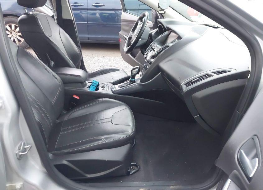 Photo 5 of 2014 Ford Focus TITANIUM (VIN 1FADP3N23EL179817)