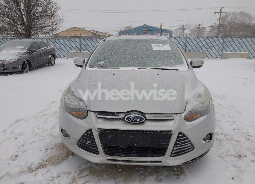 Photo 12 of 2014 Ford Focus TITANIUM (VIN 1FADP3N23EL207597)