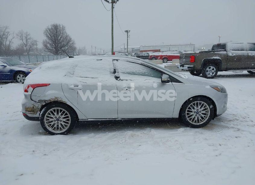 Photo 13 of 2014 Ford Focus TITANIUM (VIN 1FADP3N23EL207597)