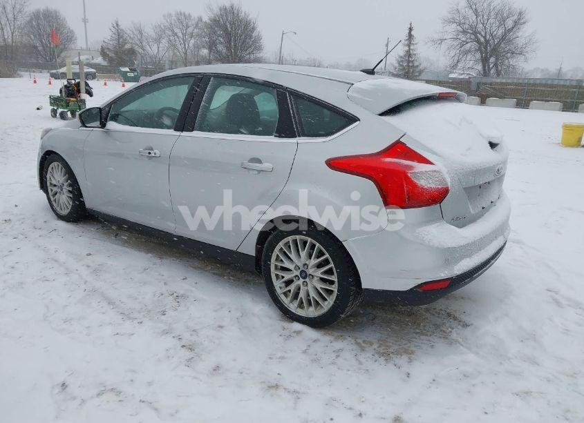 Photo 3 of 2014 Ford Focus TITANIUM (VIN 1FADP3N23EL207597)