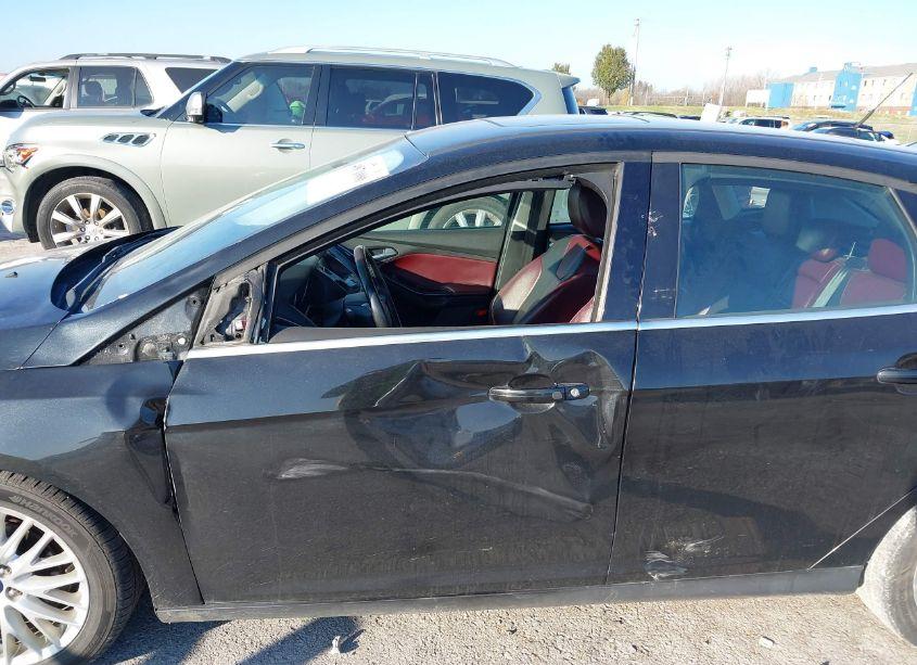 Photo 6 of 2014 Ford Focus TITANIUM (VIN 1FADP3N23EL279710)