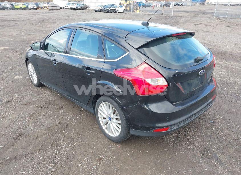 Photo 3 of 2014 Ford Focus TITANIUM (VIN 1FADP3N23EL462900)