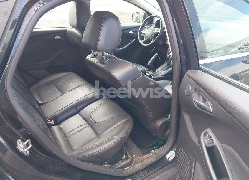 Photo 8 of 2014 Ford Focus TITANIUM (VIN 1FADP3N23EL462900)