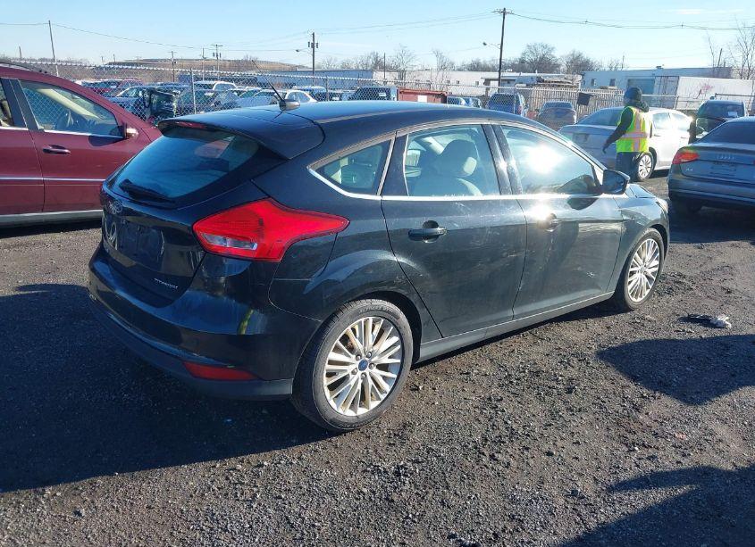 Photo 4 of 2015 Ford Focus TITANIUM (VIN 1FADP3N23FL285427)