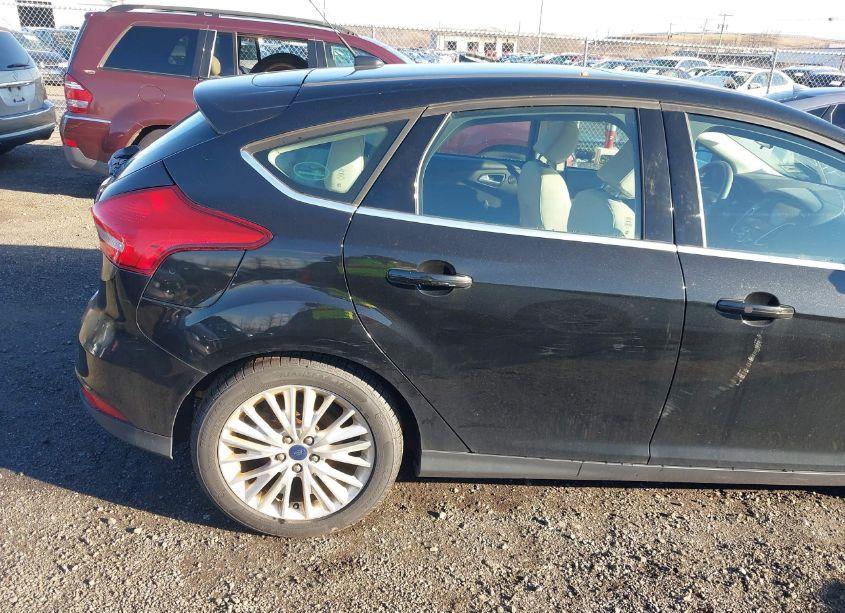 Photo 6 of 2015 Ford Focus TITANIUM (VIN 1FADP3N23FL285427)