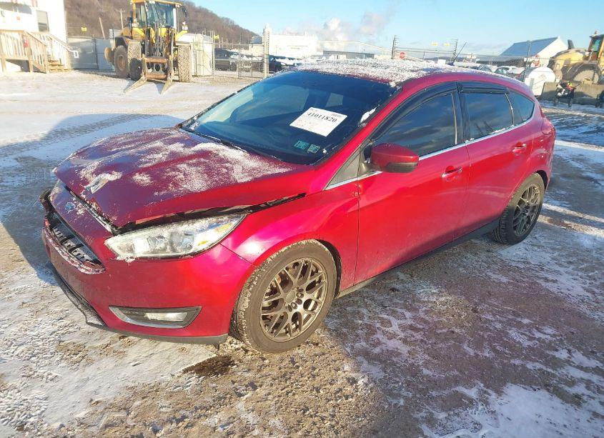 Photo 2 of 2015 Ford Focus TITANIUM (VIN 1FADP3N23FL322363)