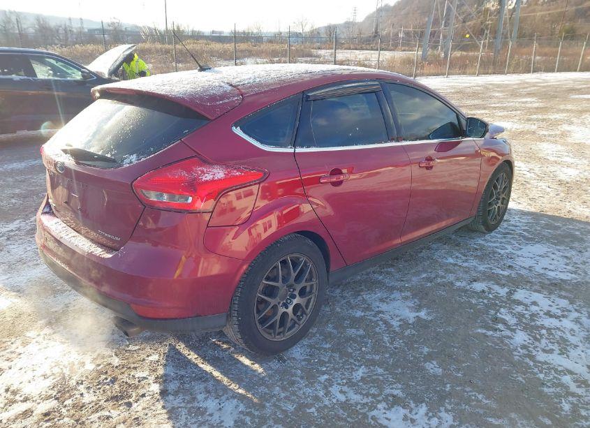 Photo 4 of 2015 Ford Focus TITANIUM (VIN 1FADP3N23FL322363)