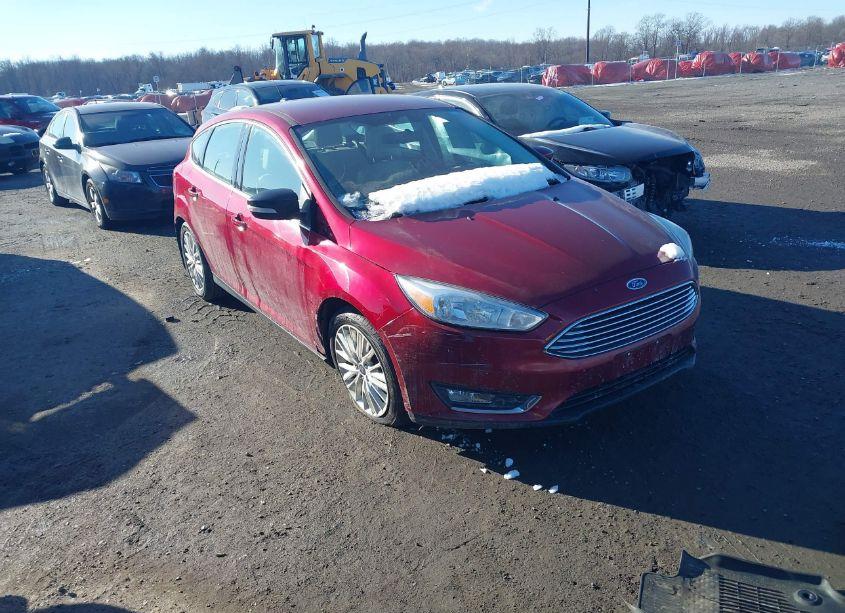 2016 Ford Focus TITANIUM (VIN 1FADP3N23GL295411) main photo