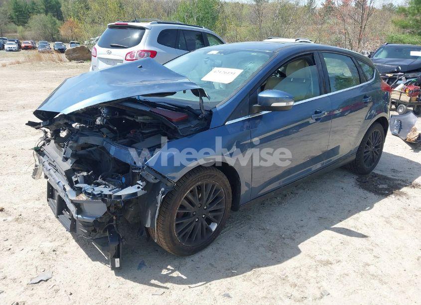 Photo 2 of 2018 Ford Focus TITANIUM (VIN 1FADP3N23JL280589)