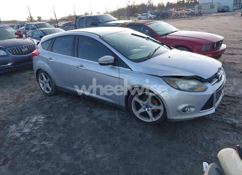 2014 Ford Focus TITANIUM (VIN 1FADP3N24EL180555) main photo