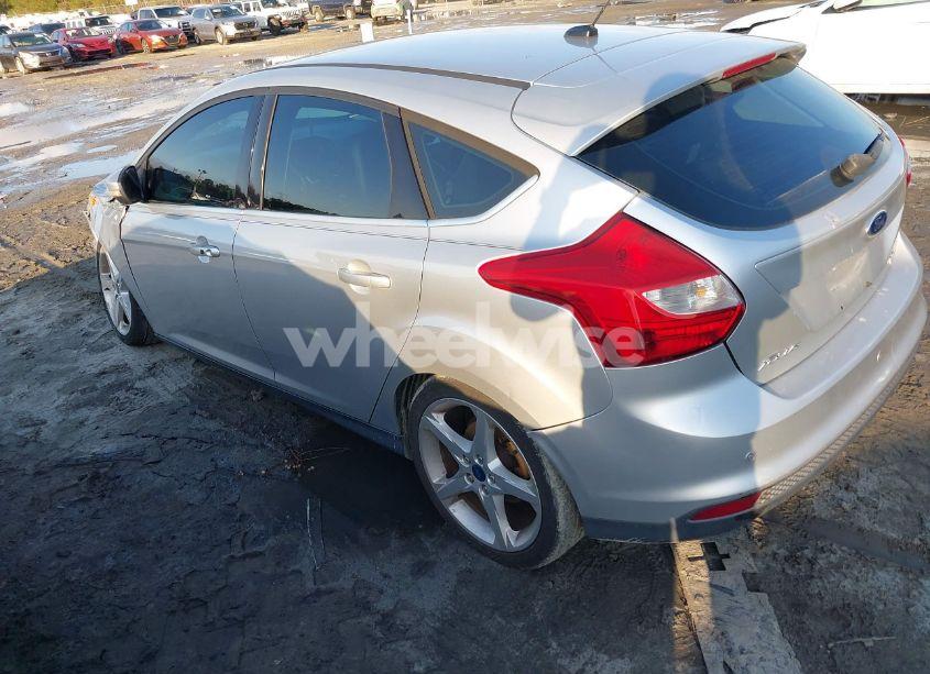 Photo 3 of 2014 Ford Focus TITANIUM (VIN 1FADP3N24EL180555)