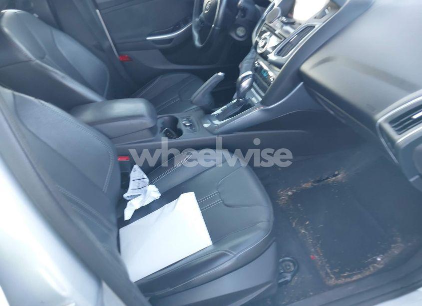 Photo 5 of 2014 Ford Focus TITANIUM (VIN 1FADP3N24EL180555)