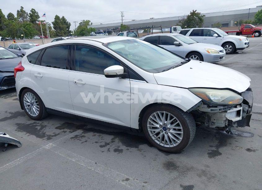 2014 Ford Focus TITANIUM (VIN 1FADP3N24EL186050) main photo