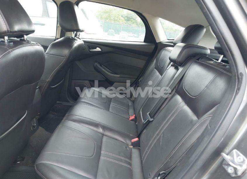 Photo 8 of 2014 Ford Focus TITANIUM (VIN 1FADP3N24EL380089)