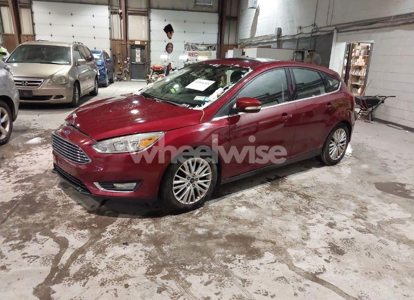 Photo 2 of 2015 Ford Focus TITANIUM (VIN 1FADP3N24FL212826)