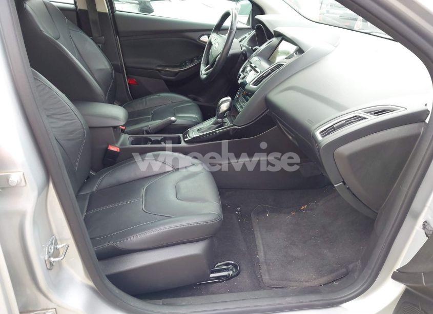 Photo 5 of 2017 Ford Focus TITANIUM (VIN 1FADP3N24HL251256)