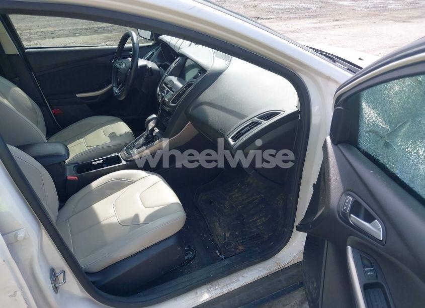 Photo 5 of 2017 Ford Focus TITANIUM (VIN 1FADP3N24HL331009)