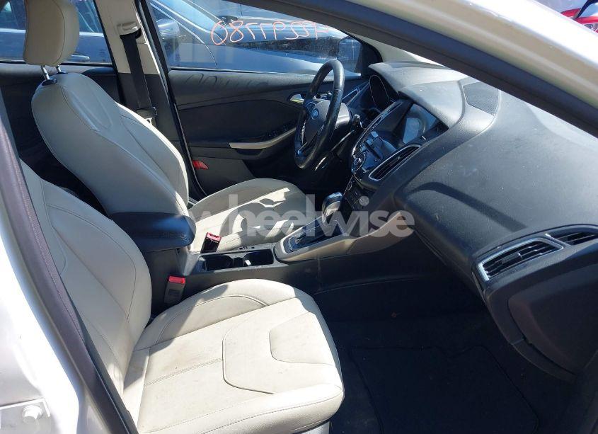 Photo 5 of 2018 Ford Focus TITANIUM (VIN 1FADP3N24JL279449)