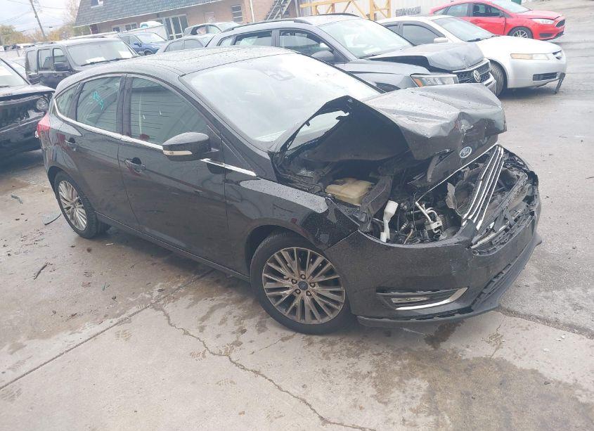 2018 Ford Focus TITANIUM (VIN 1FADP3N24JL320257) main photo