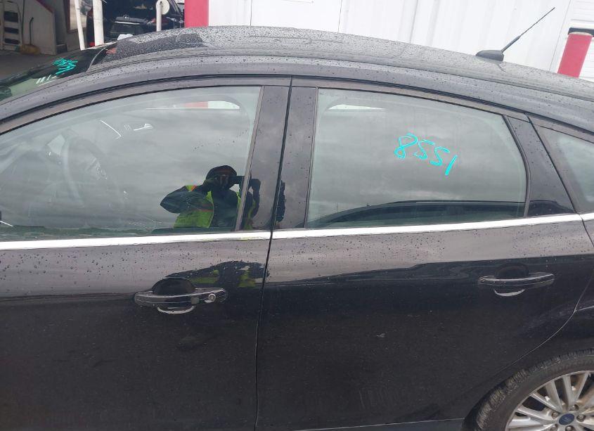 Photo 13 of 2018 Ford Focus TITANIUM (VIN 1FADP3N24JL320257)