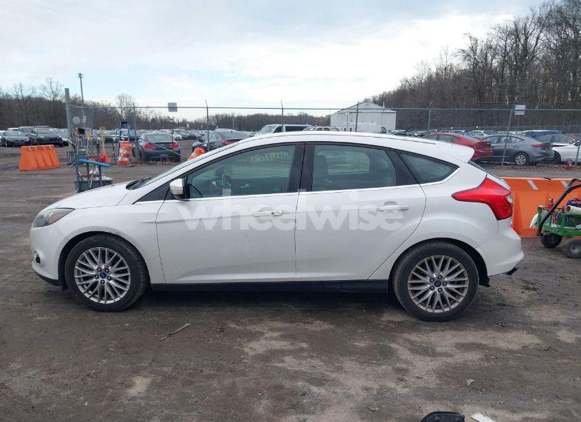 Photo 14 of 2013 Ford Focus TITANIUM (VIN 1FADP3N25DL143495)