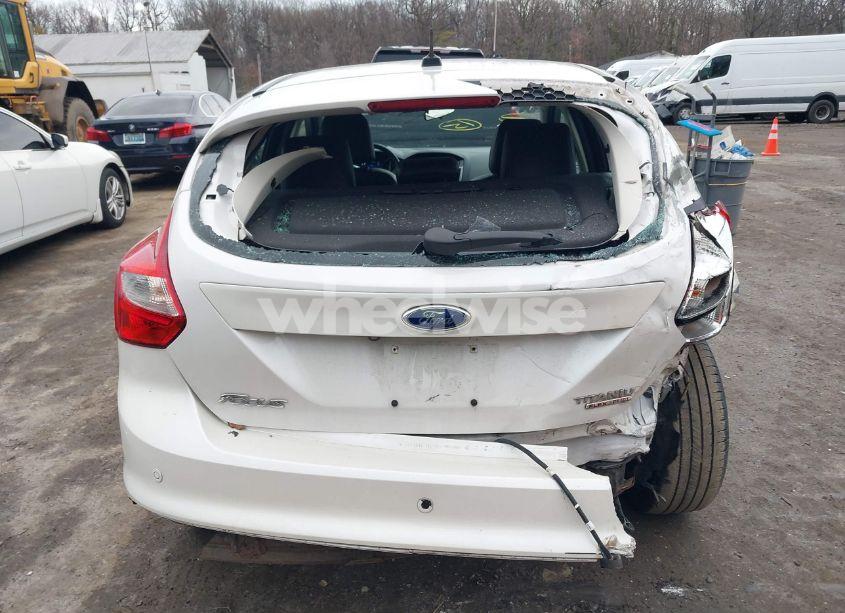 Photo 16 of 2013 Ford Focus TITANIUM (VIN 1FADP3N25DL143495)