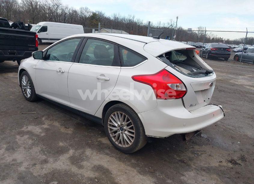 Photo 3 of 2013 Ford Focus TITANIUM (VIN 1FADP3N25DL143495)
