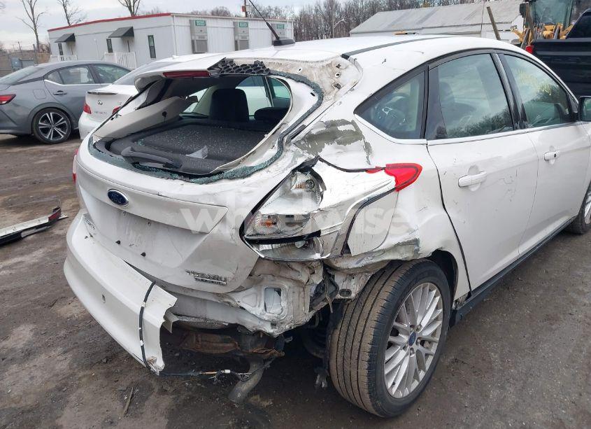 Photo 6 of 2013 Ford Focus TITANIUM (VIN 1FADP3N25DL143495)