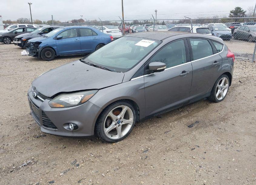 Photo 2 of 2013 Ford Focus TITANIUM (VIN 1FADP3N25DL270084)