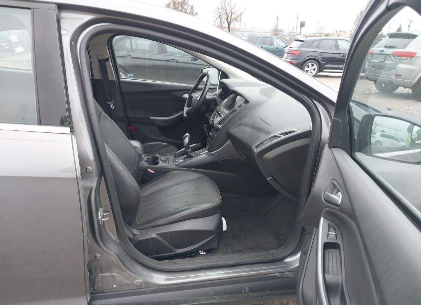Photo 5 of 2013 Ford Focus TITANIUM (VIN 1FADP3N25DL270084)