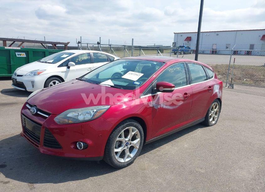 Photo 2 of 2014 Ford Focus TITANIUM (VIN 1FADP3N25EL155289)