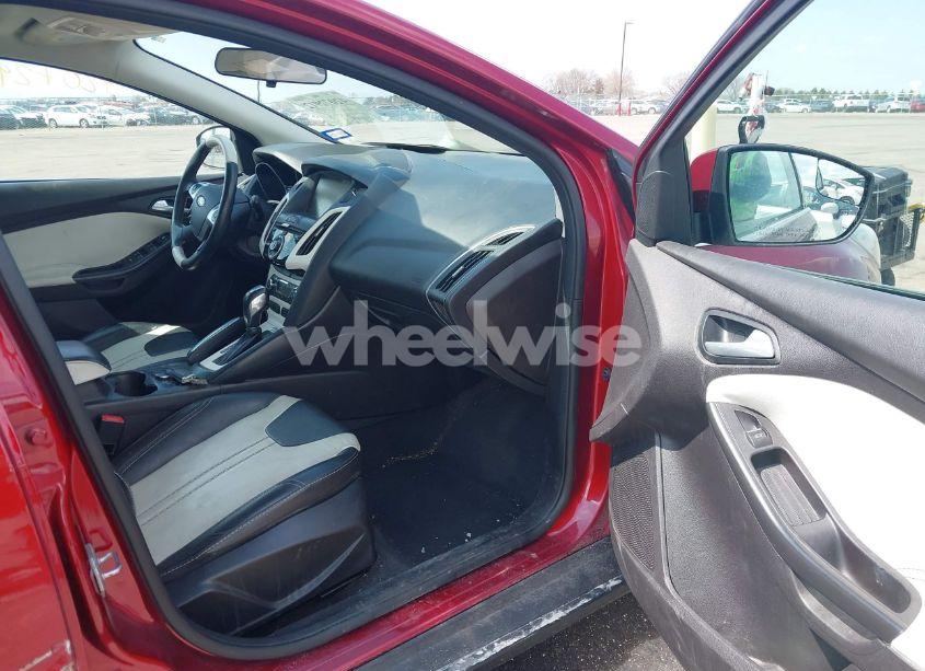 Photo 5 of 2014 Ford Focus TITANIUM (VIN 1FADP3N25EL155289)