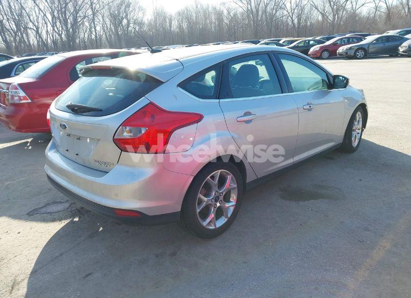 Photo 4 of 2014 Ford Focus TITANIUM (VIN 1FADP3N25EL197395)