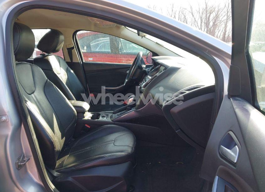 Photo 5 of 2014 Ford Focus TITANIUM (VIN 1FADP3N25EL197395)