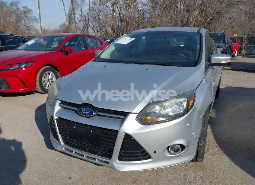Photo 6 of 2014 Ford Focus TITANIUM (VIN 1FADP3N25EL197395)