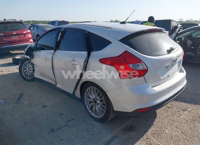 Photo 3 of 2014 Ford Focus TITANIUM (VIN 1FADP3N25EL264660)