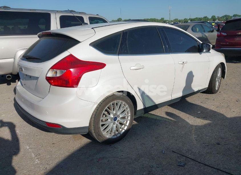 Photo 4 of 2014 Ford Focus TITANIUM (VIN 1FADP3N25EL264660)